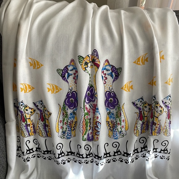 Cat Lovers Scarf or Shawl. - Picture 11 of 13